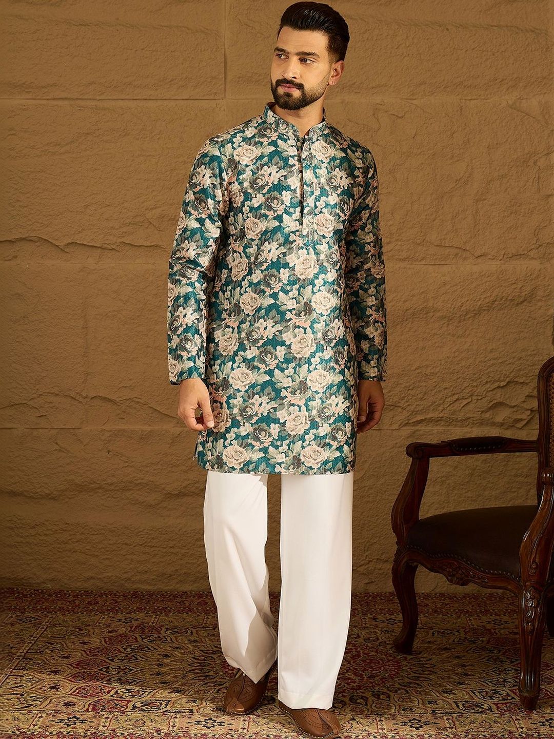 House of Pataudi Floral Printed Mandarin Collar Straight Kurta & Trousers-picture-36