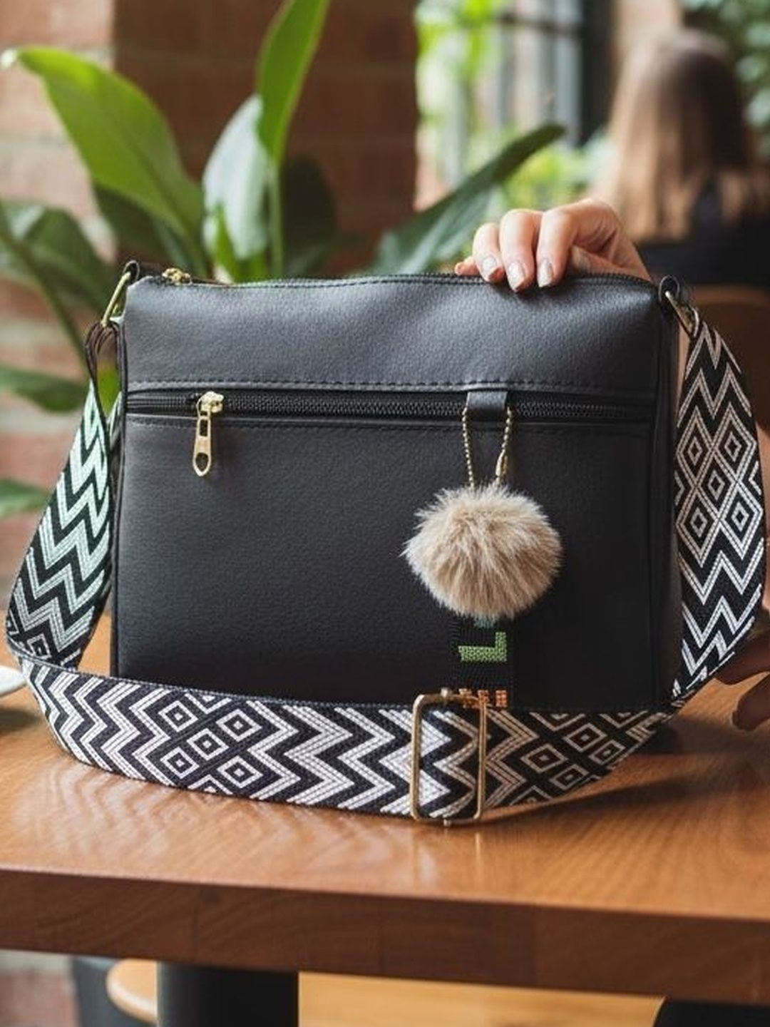 SZN Geometric Colourblocked Sling Bag-picture-42