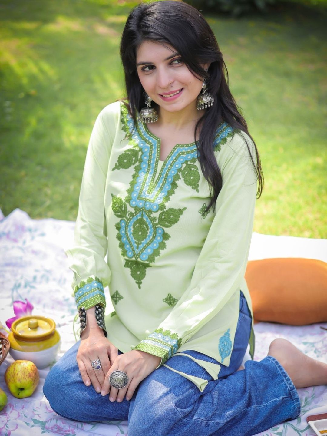 Youthnic Ethnic Motifs Embroidered V-Neck Thread Work Thread Work Kurti-picture-31