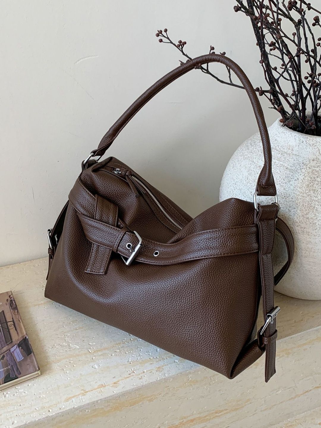 StyleCast x Revolte PU Bucket Shoulder Bag-picture-34