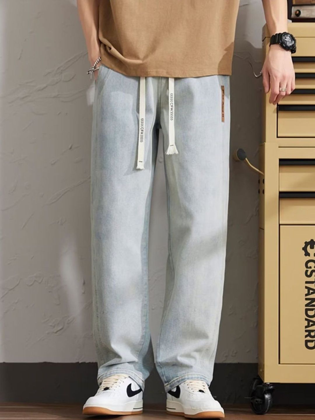 ANDREW HILL Men Mid-Rise Light Fade Jeans-image-29