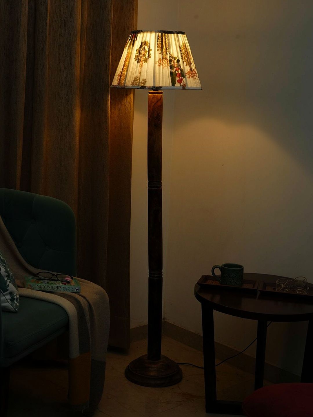 green girgit Brown & White Printed Wooden Frustum Floor Lamps-picture-7