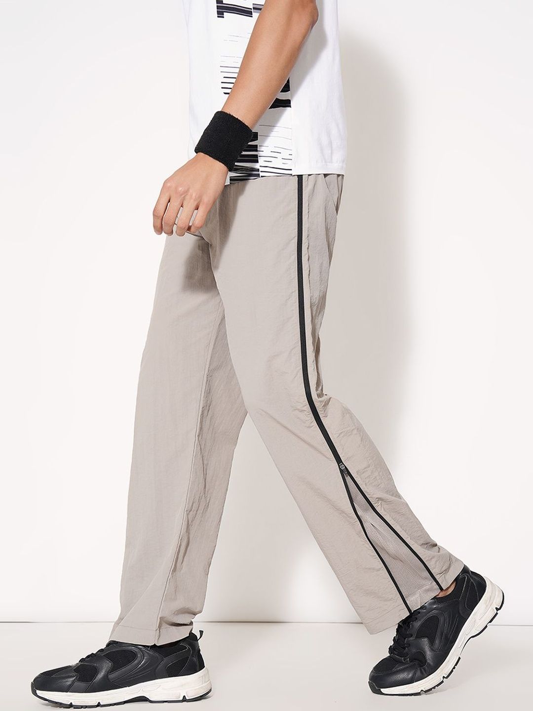 Ajile by Pantaloons Men Mid-Rise Relaxed-Fit Track Pant-picture-32