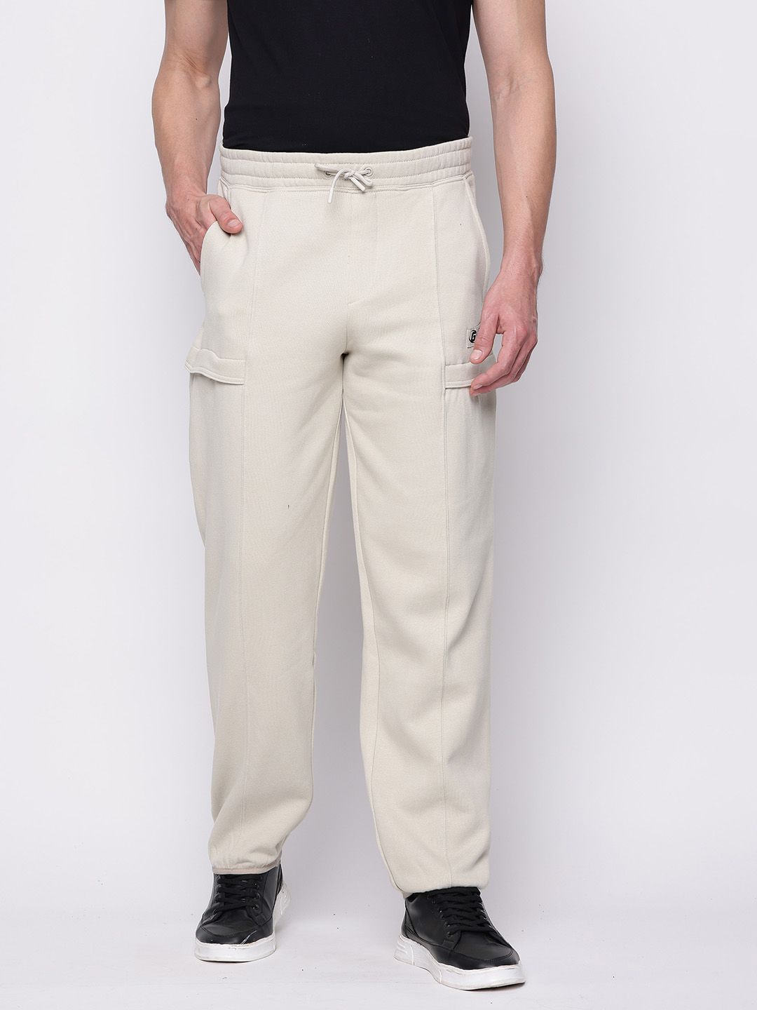 GUESS Men Panelled Cargos-picture-34