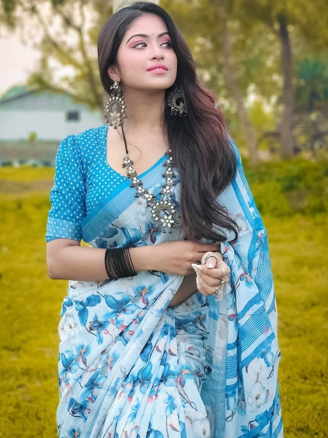 SILKWEAR Floral Linen Blend Designer Saree-picture-15