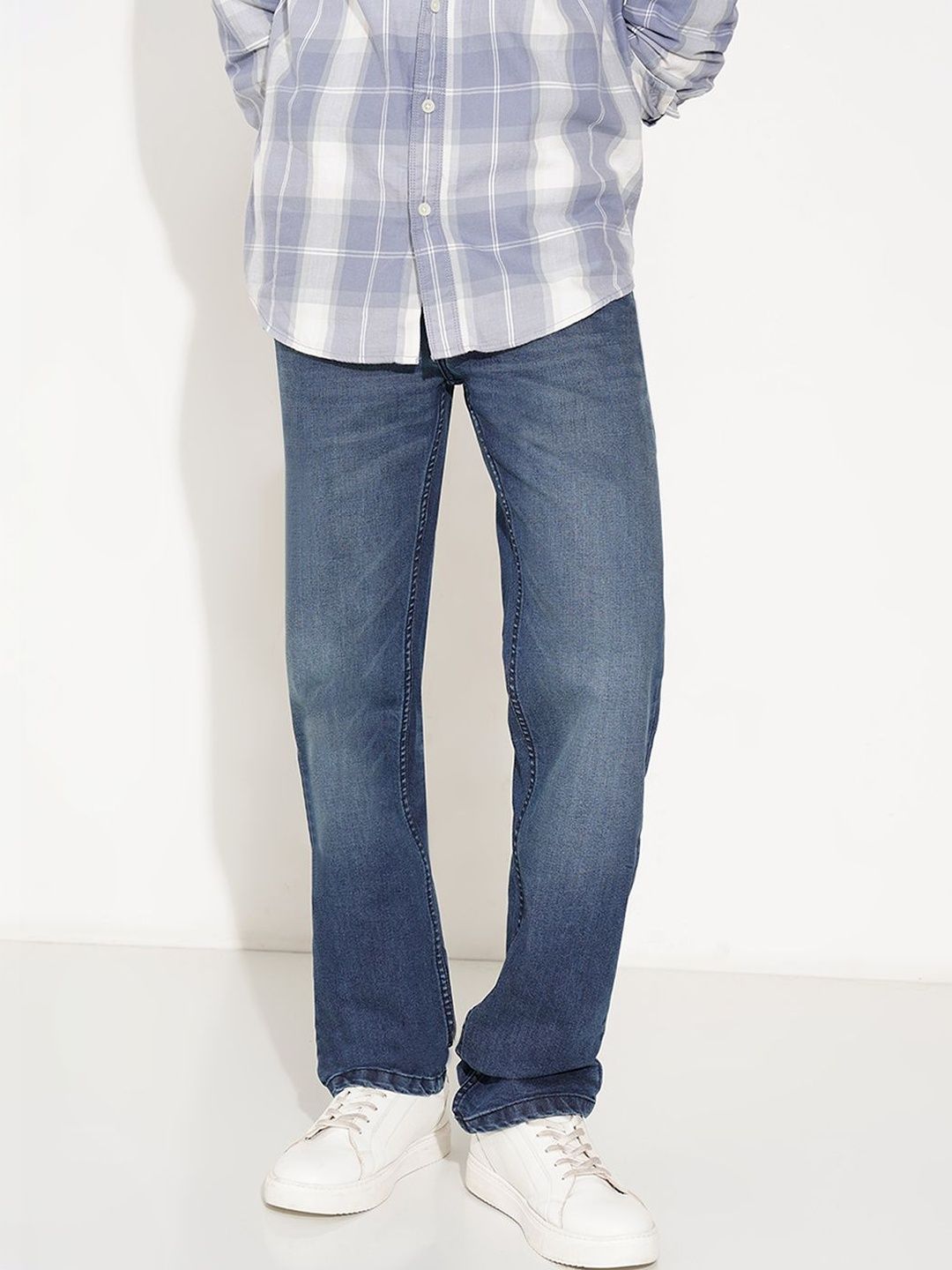 SF JEANS by Pantaloons Men Straight Fit Mid-Rise Light Fade Jeans-picture-10