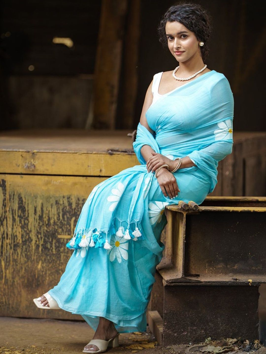 SILKWEAR Floral Linen Blend Saree-picture-27