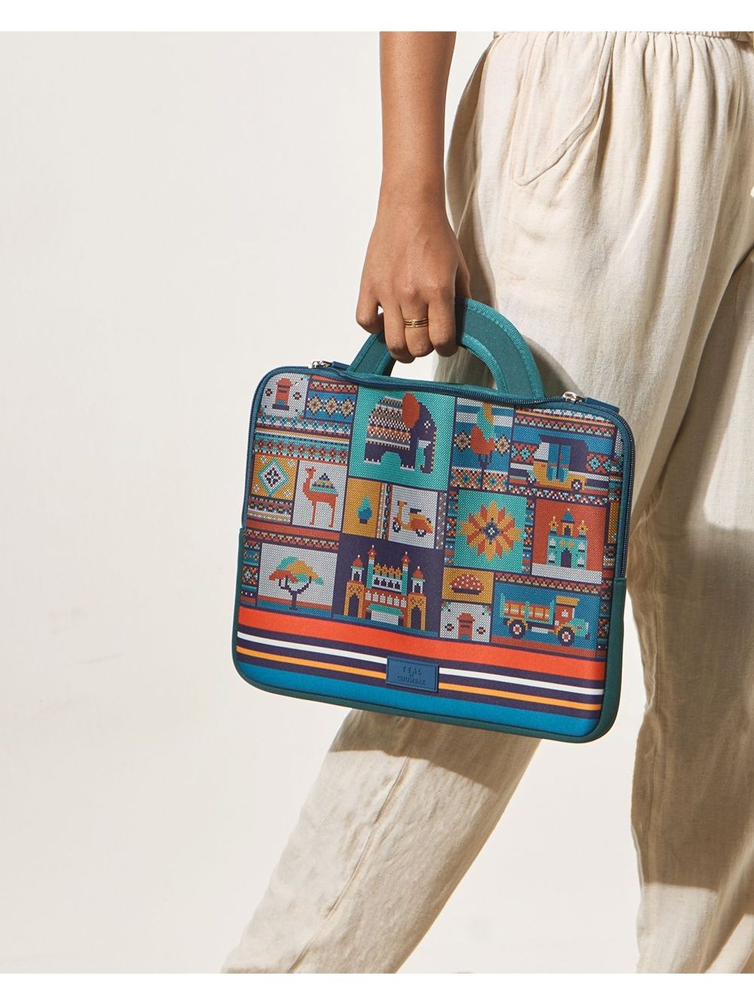 TEAL BY CHUMBAK Unisex Printed Laptop Sleeve-picture-47