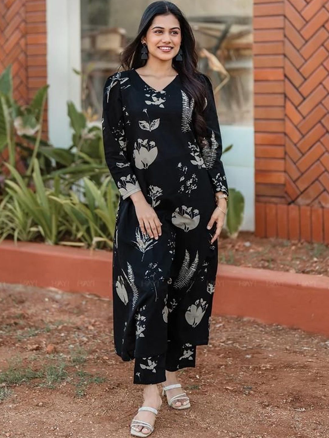 UGMAZ Women Floral Printed Regular Kurta with Trousers-picture-18