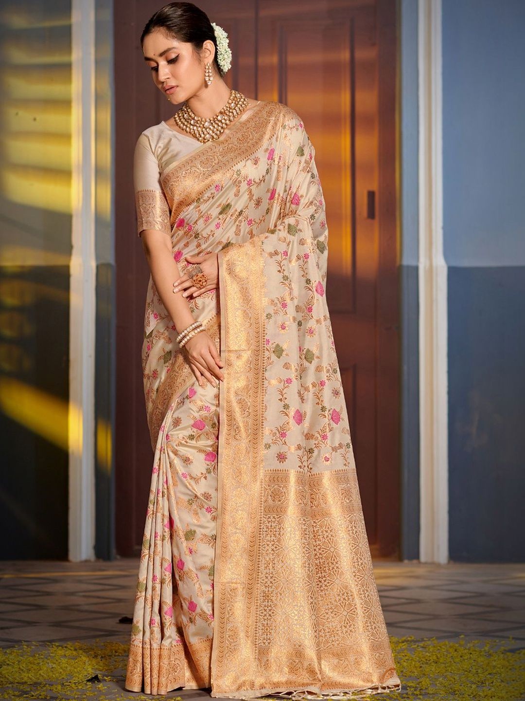 THREAD BOX Floral Zari Art Silk Banarasi Saree-picture-15