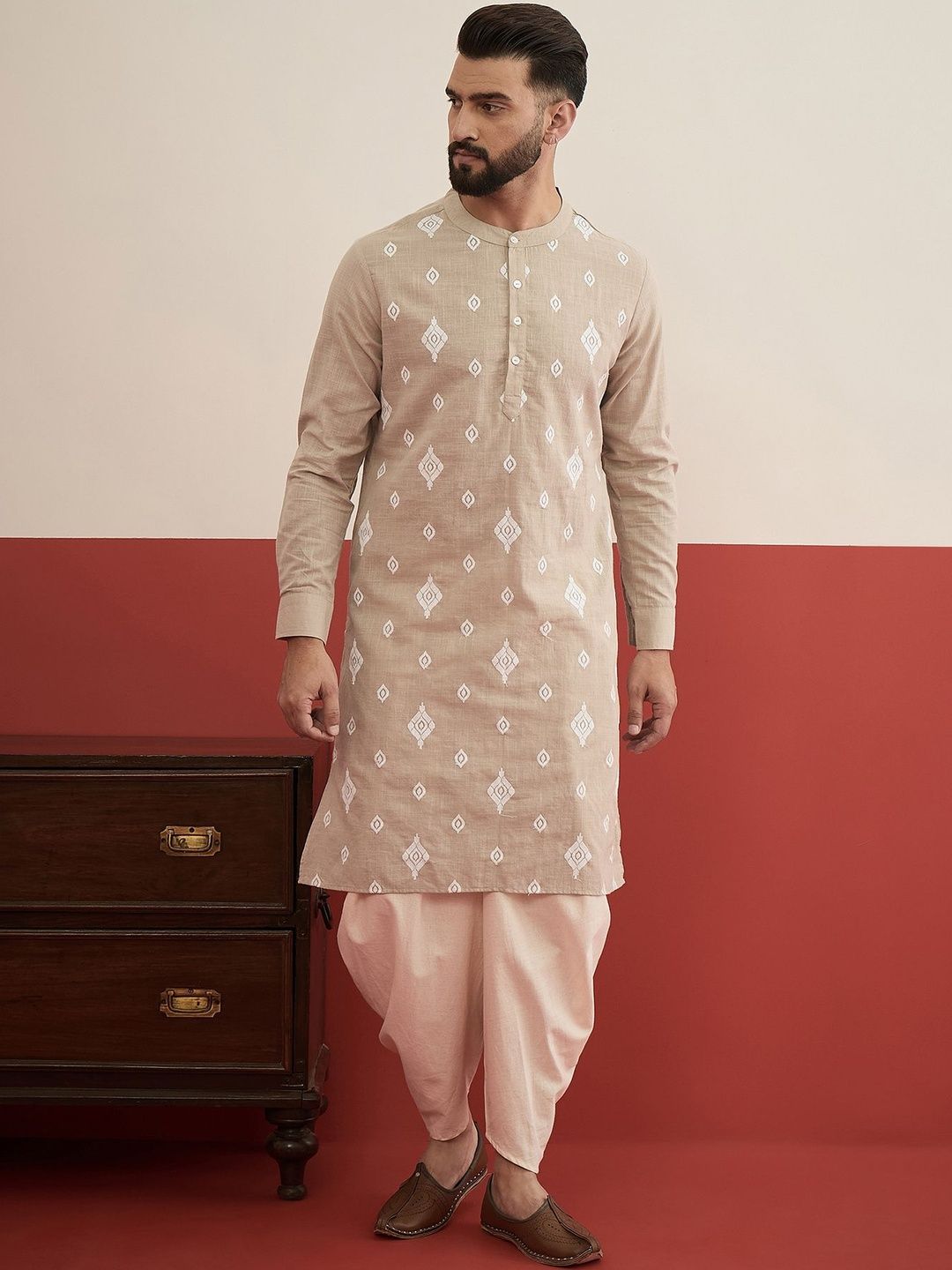 House of Pataudi Embroidered Cotton Mandarin Collar Knee Length Straight Kurta-picture-43