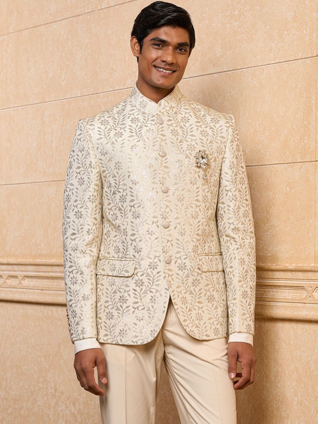 Tasva Mandarin Collar Bandhgala Blazer-image-15