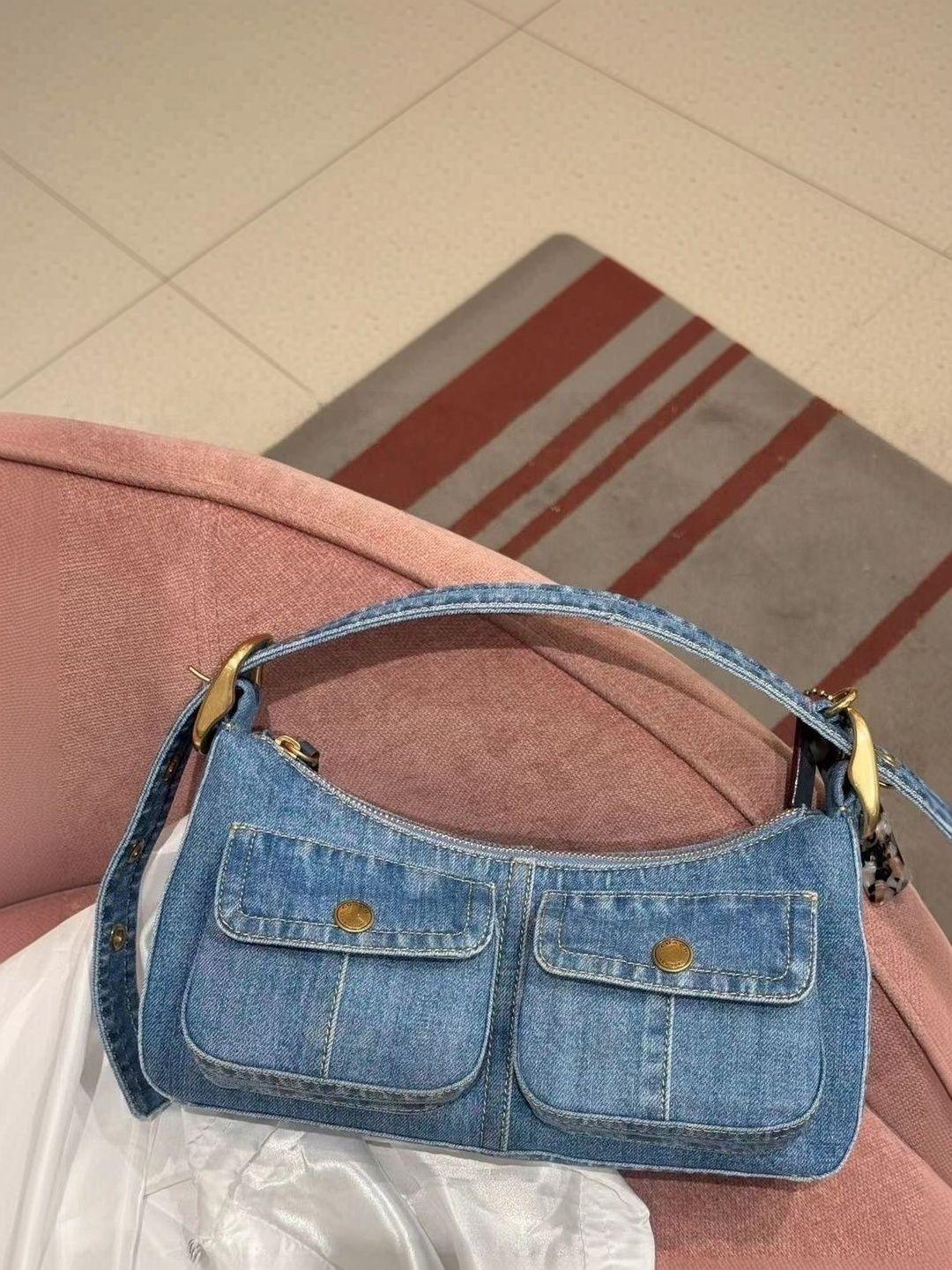 CORSICA Shoulder Bag-picture-30