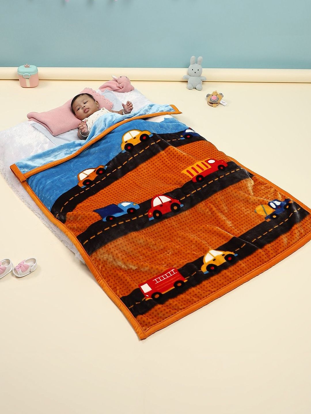 Monte Carlo Multicoloured & Orange Cartoon Characters Mild Winter 600 GSM Blanket-image-45