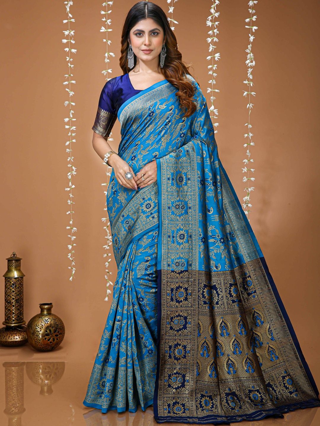 HERE&NOW Ethnic Motifs Zari Silk Blend Heavy Work Kanjeevaram Saree-picture-17