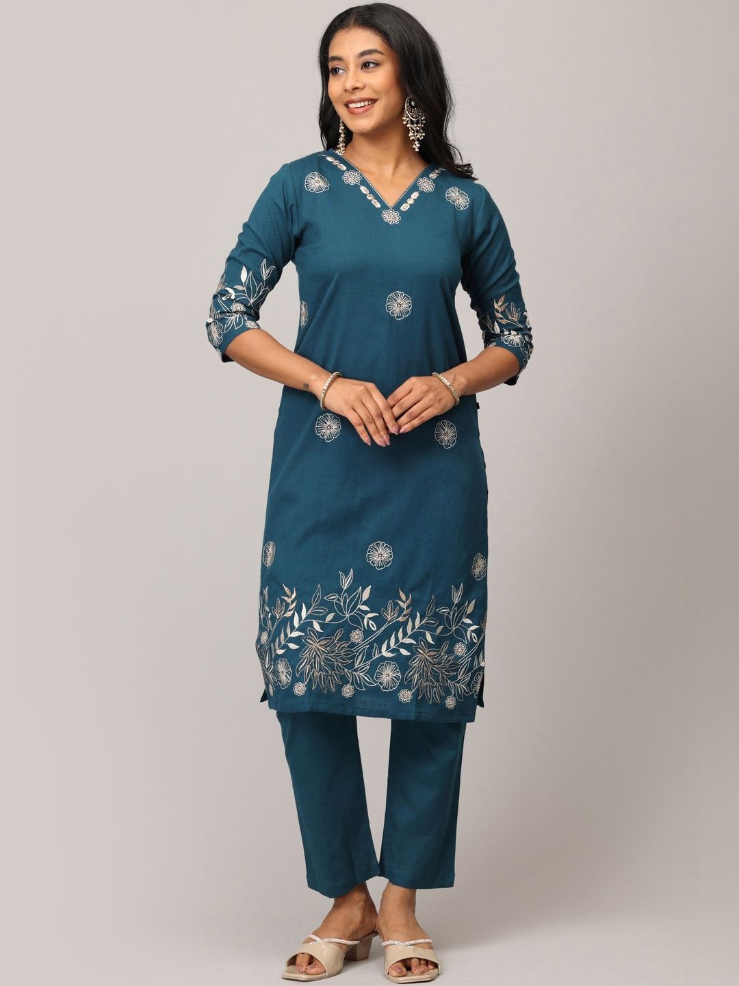 MAKEOVER FASHIONS Women Floral Embroidered Regular Thread Work Kurta with Trousers-picture-10