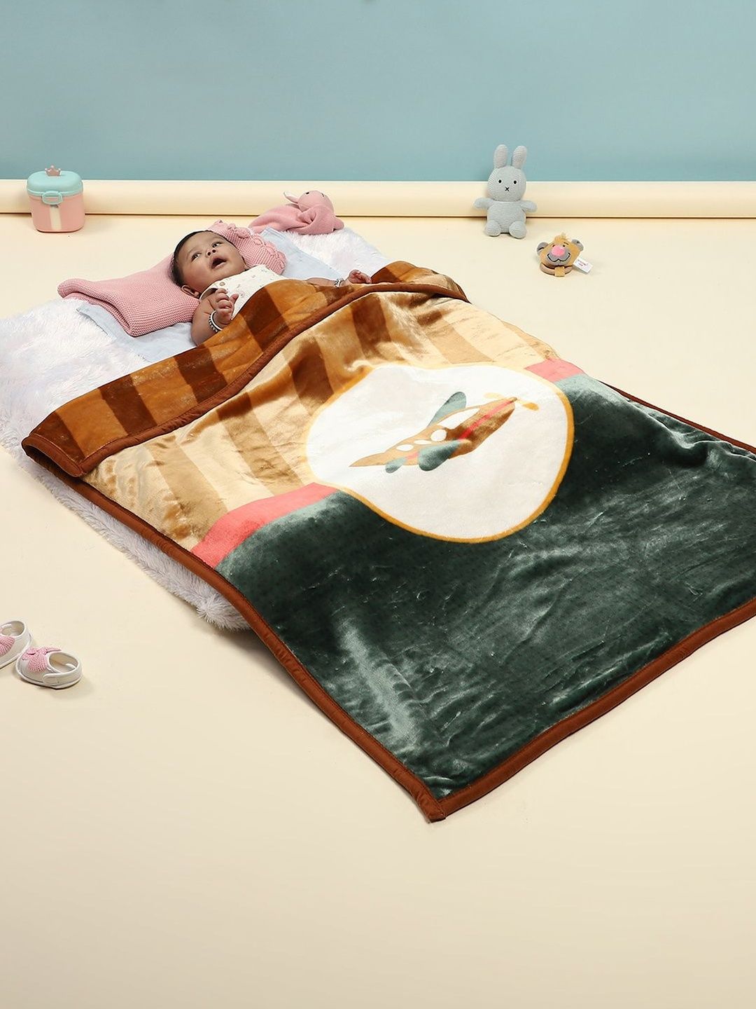 Monte Carlo Multicoloured & Brown Cartoon Characters Mild Winter 600 GSM Blanket-picture-29