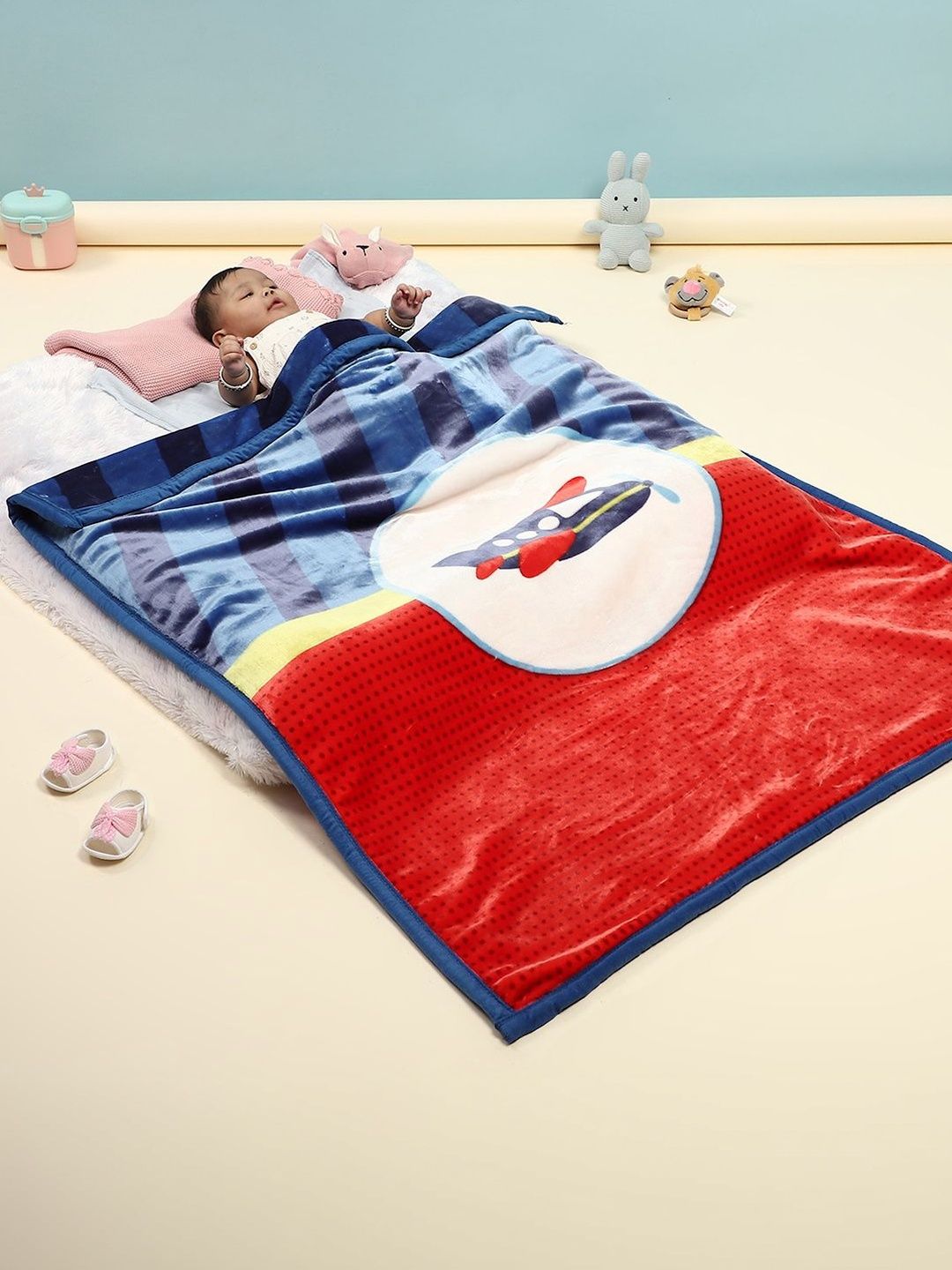 Monte Carlo Multicoloured & Blue Cartoon Characters Mild Winter 600 GSM Blanket-picture-29