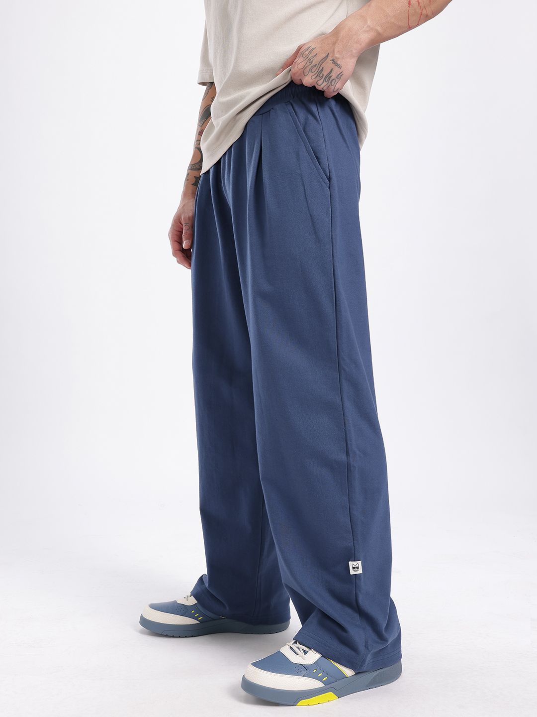 glitchez Mide-Rise Pleated Baggy Fit Track Pants-image-30