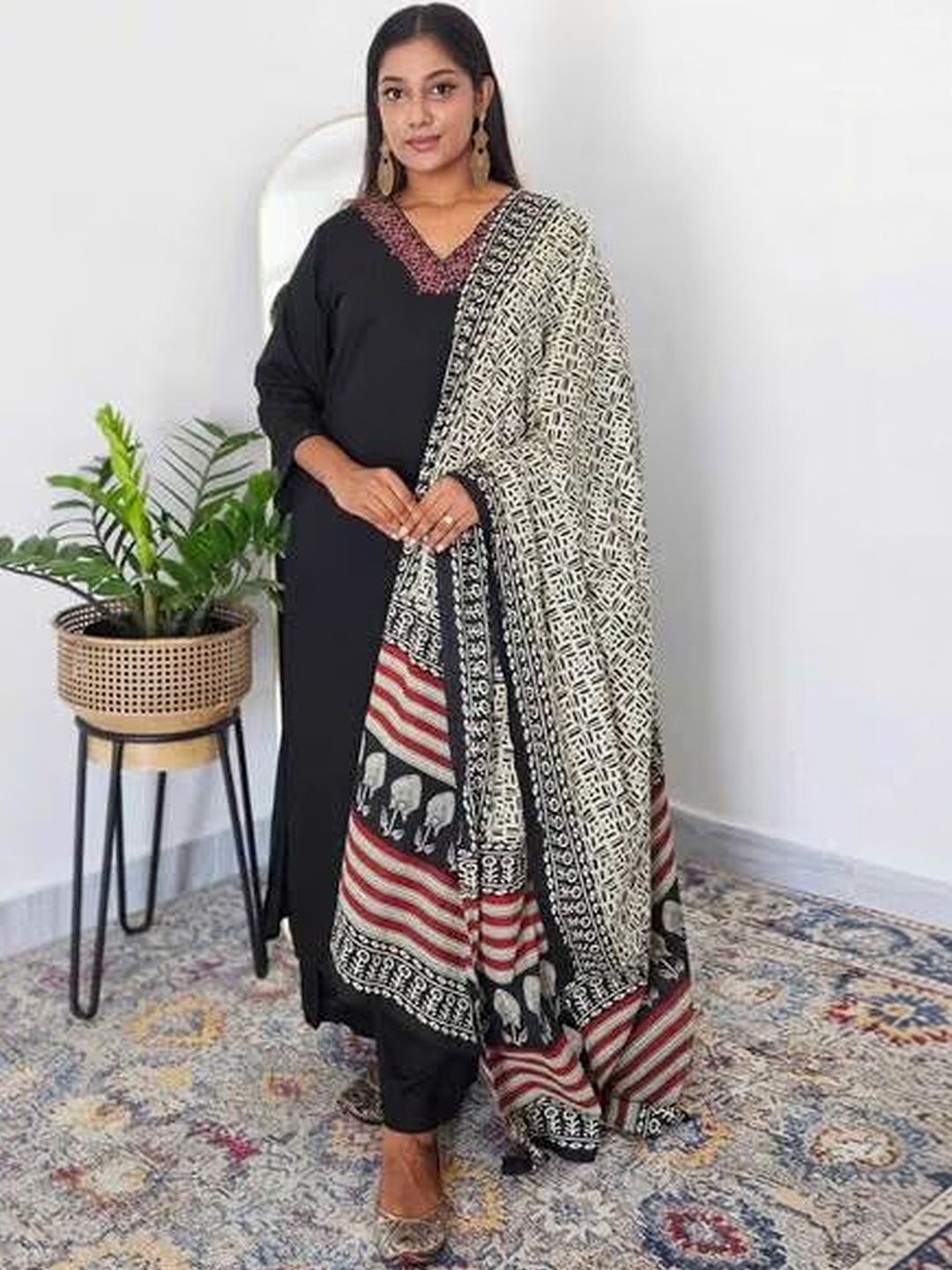 AG TEXTILE Women Ethnic Motifs Embroidered Regular Thread Work Kurta with Trousers & With Dupatta-image-10