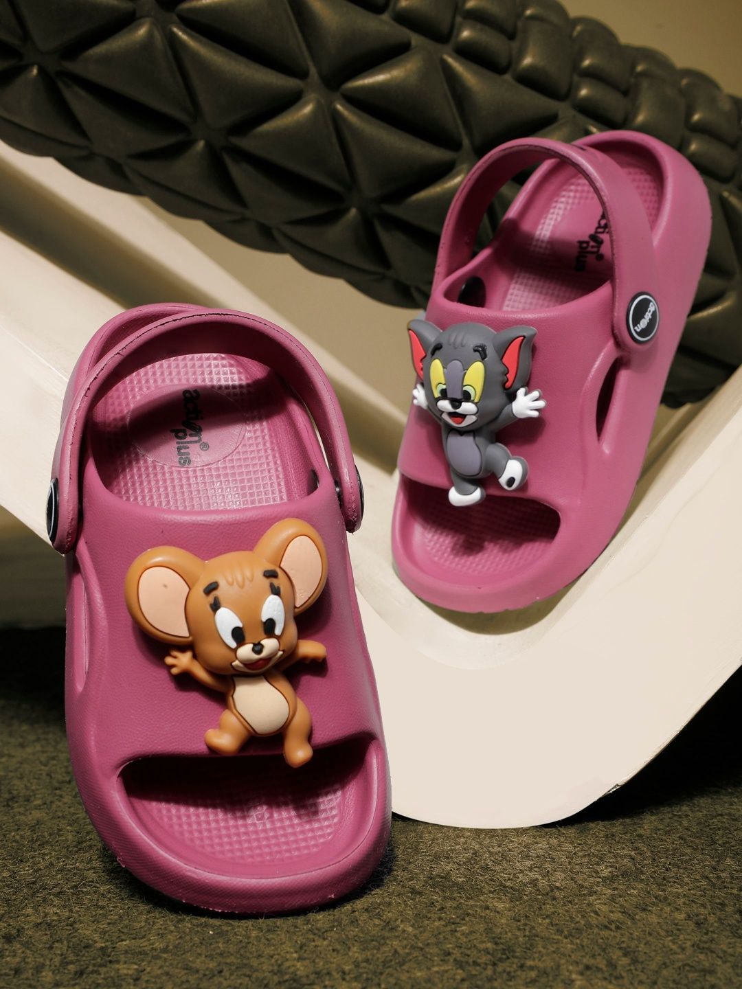 Action EVA Flotter Unisex Kids Embellished Clogs