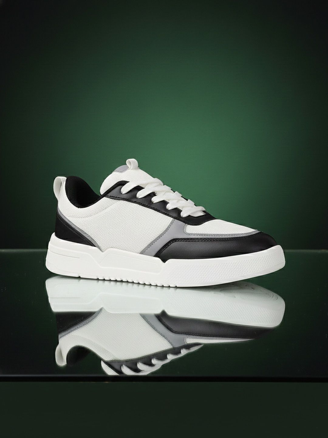 glitchez Men Colourblocked Sneakers-picture-32