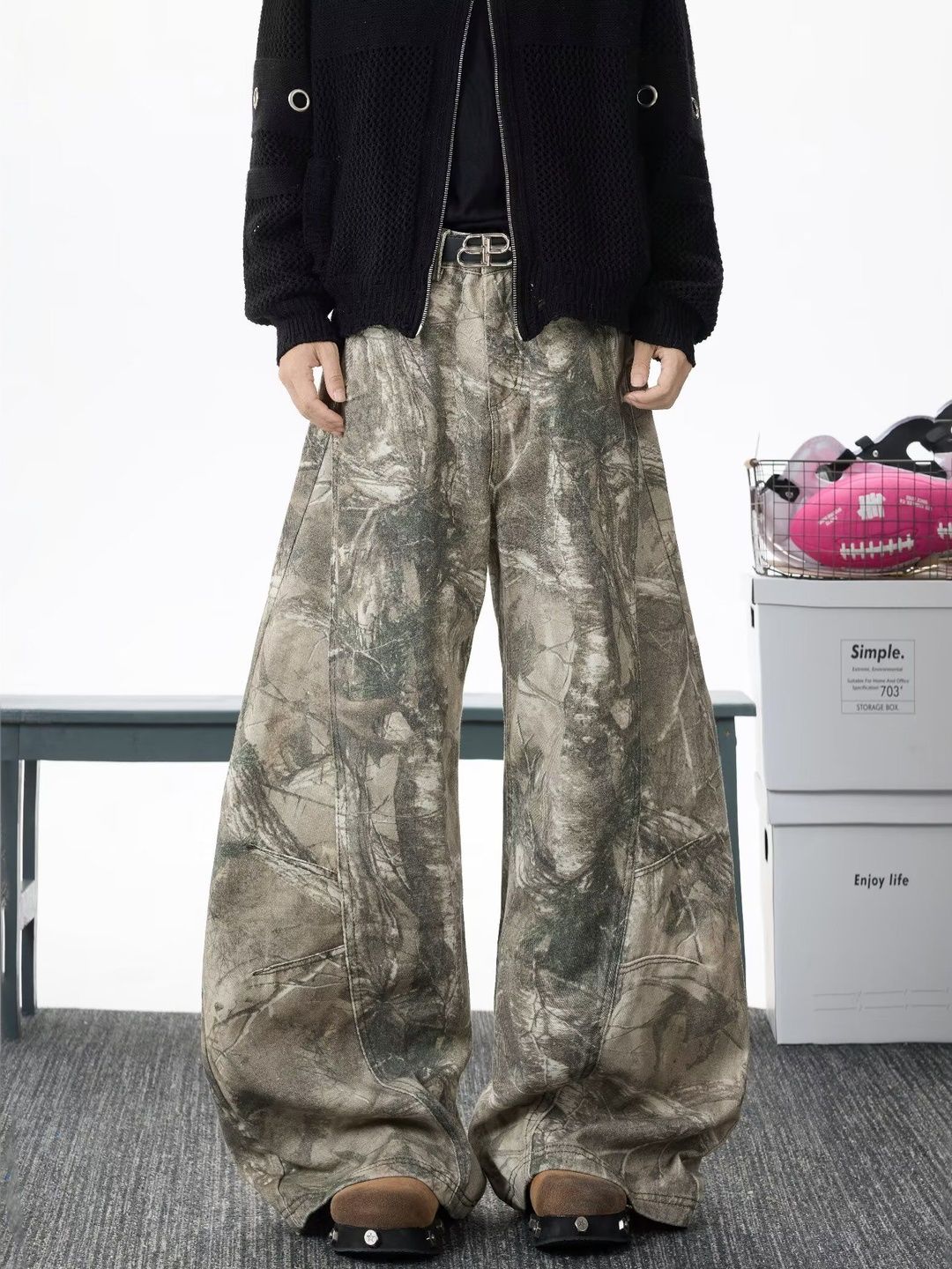 StyleCast x Revolte Men Wide Leg Mid-Rise Printed Jeans-picture-35