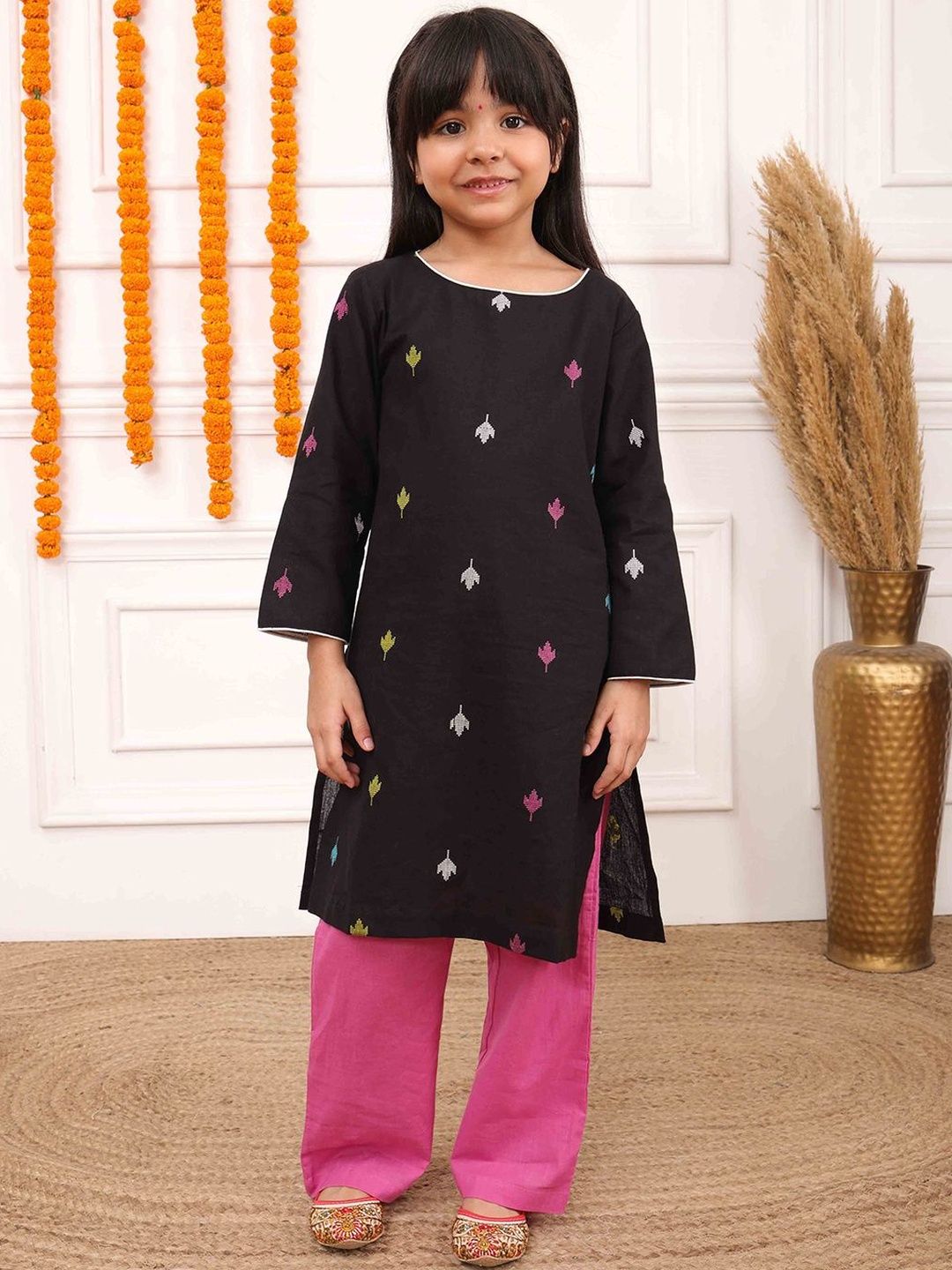 Biglilpeople Girls Ethnic Motifs Embroidered Regular Thread Work Pure Cotton Kurta with Palazzos-picture-57