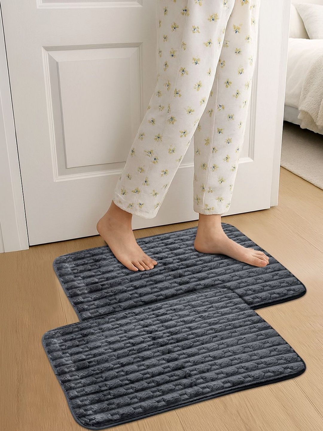 FABINALIV 2-Pcs Grey Striped Ultra Soft Anti Skid Bat Mats-picture-27