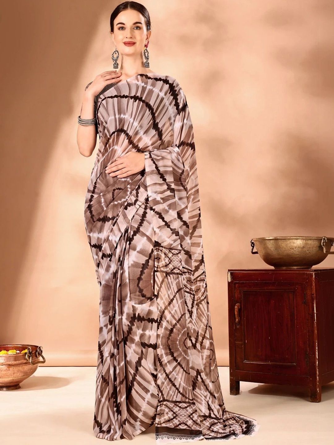 Vibhagyaa Tie and Dye Poly Chiffon Saree-image-35
