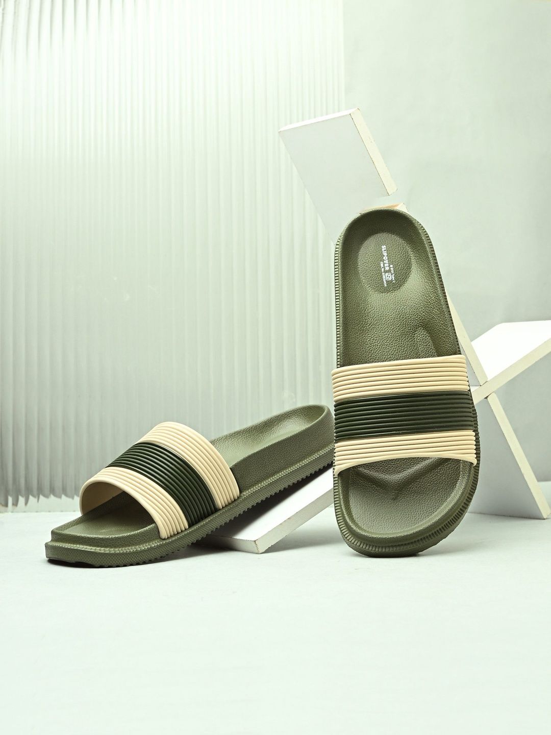 Slipover Men Colourblocked Rubber Sliders-picture-10