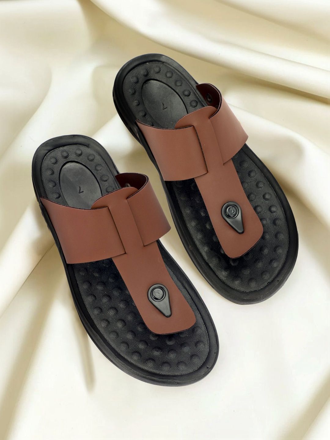 Buxton Men Thong Flip-Flops-picture-40