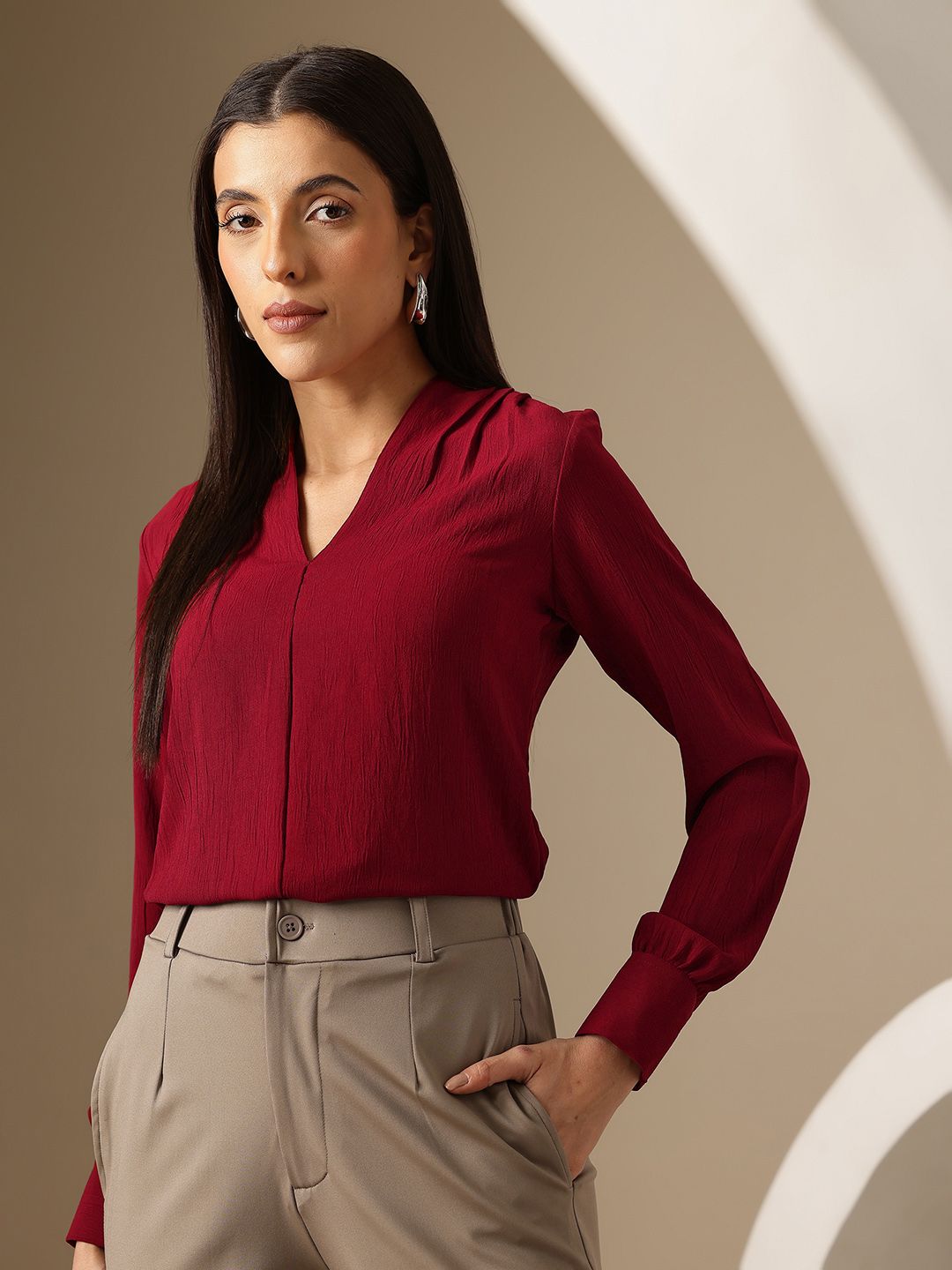 Chemistry Crepe V-Neck Cuffed Sleeves Shirt Style Top with Pleated Detail-picture-13