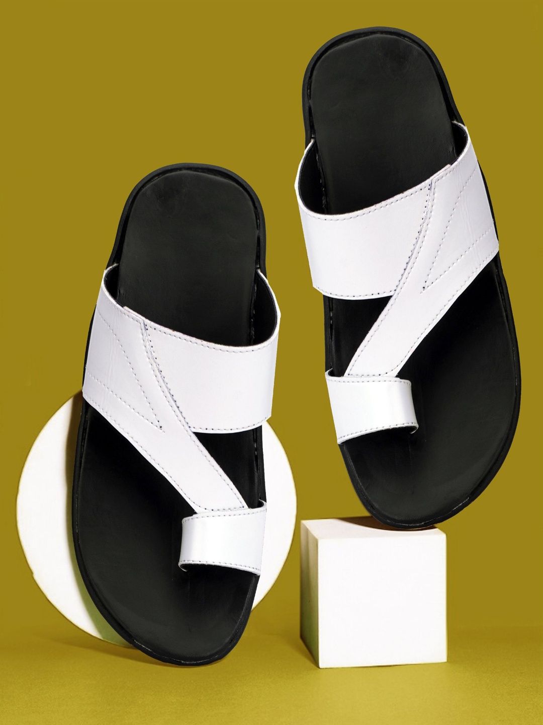 Buxton Men Thong Flip-Flops-picture-24