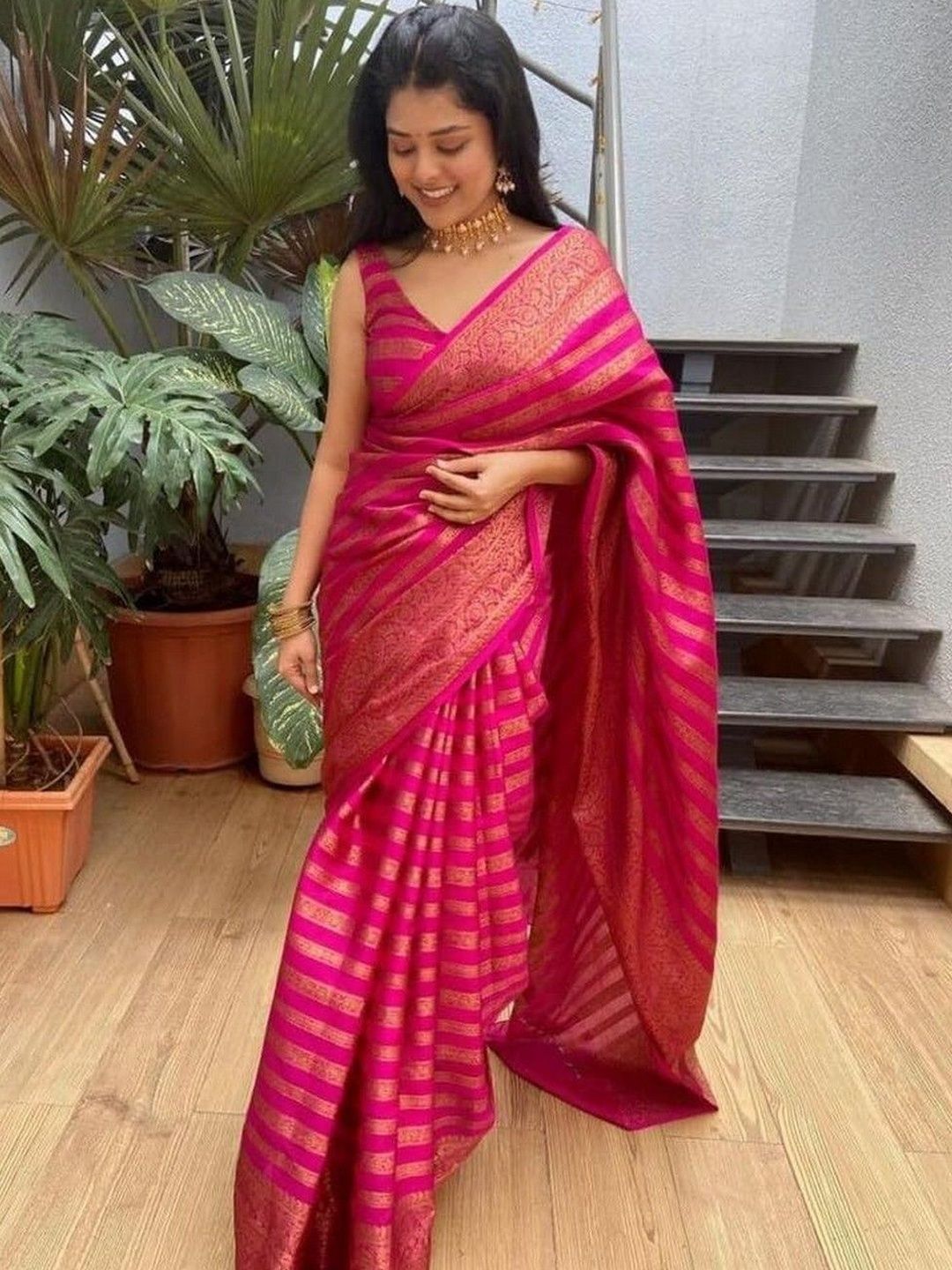 JANOI Woven Design Zari Silk Blend Heavy Work Banarasi Saree-picture-42