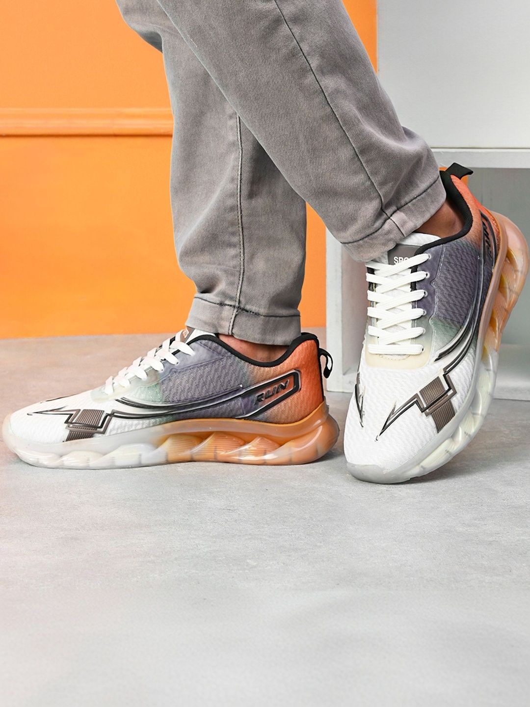 glitchez Men Colourblocked Sneakers-picture-57
