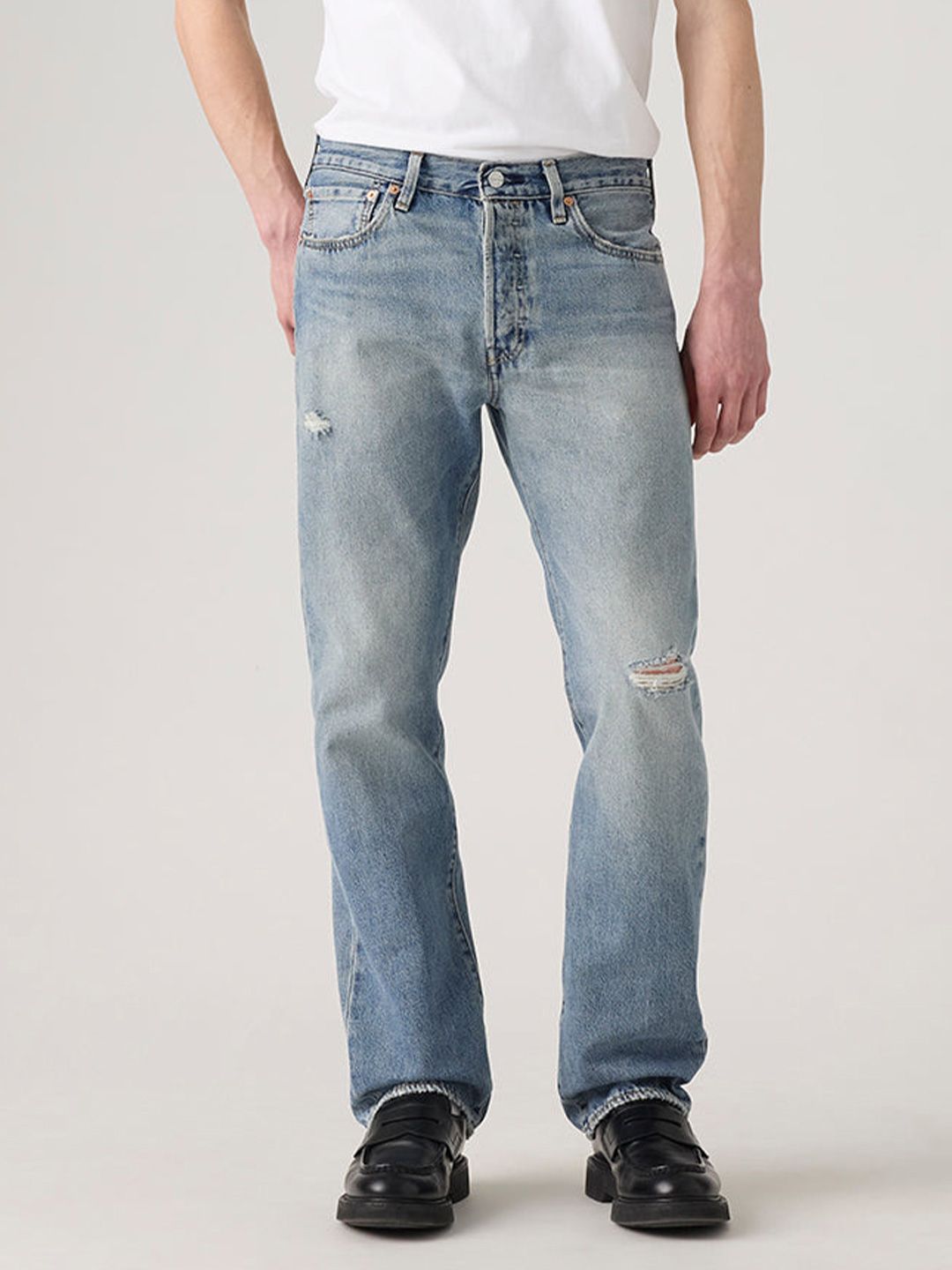 Levis Men Classic Straight Fit Mid-Rise Low Distress Light Fade Jeans-picture-27