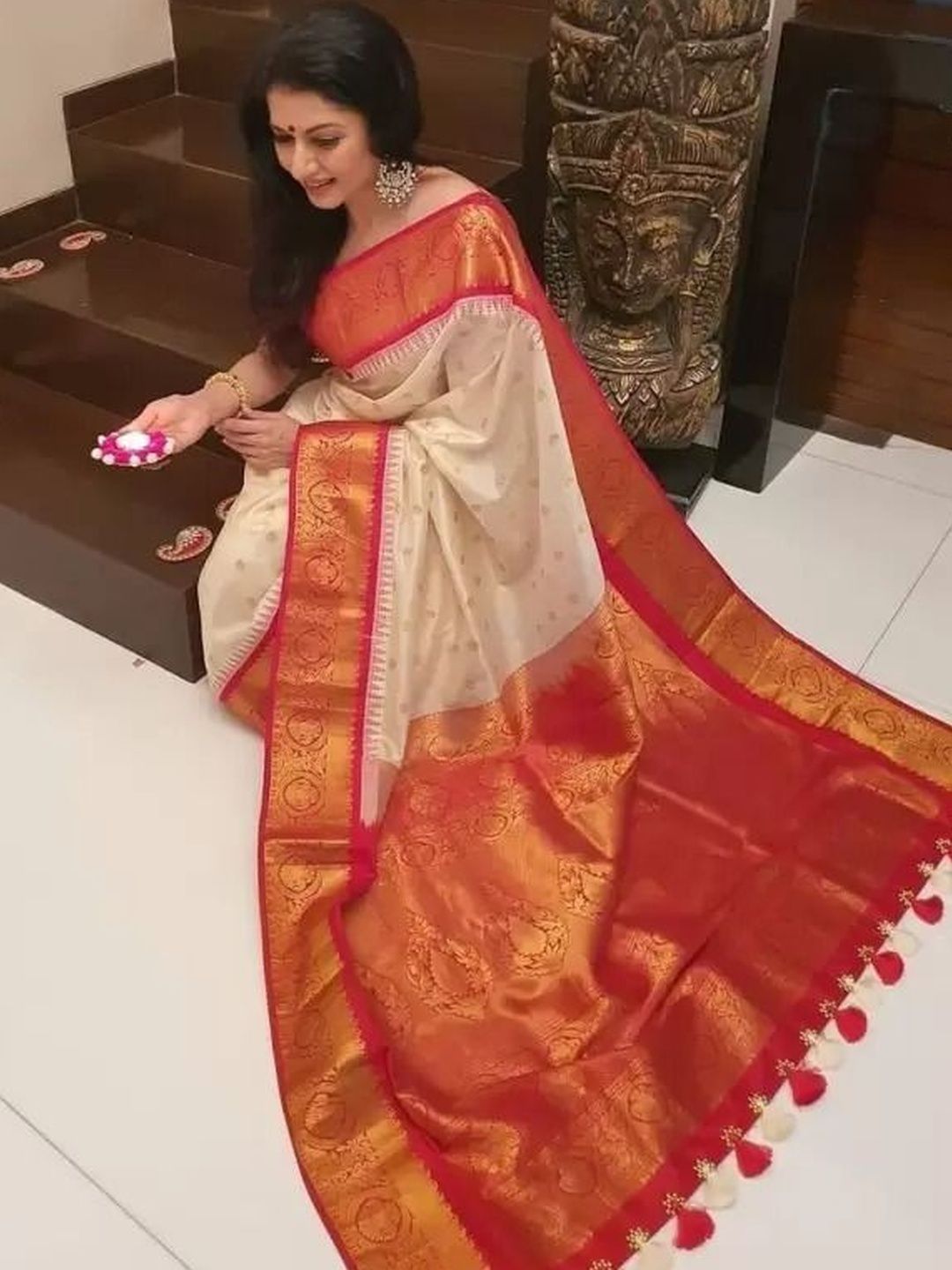 URUFASHIONMART Woven Design Zari Art Silk Handloom Banarasi Saree