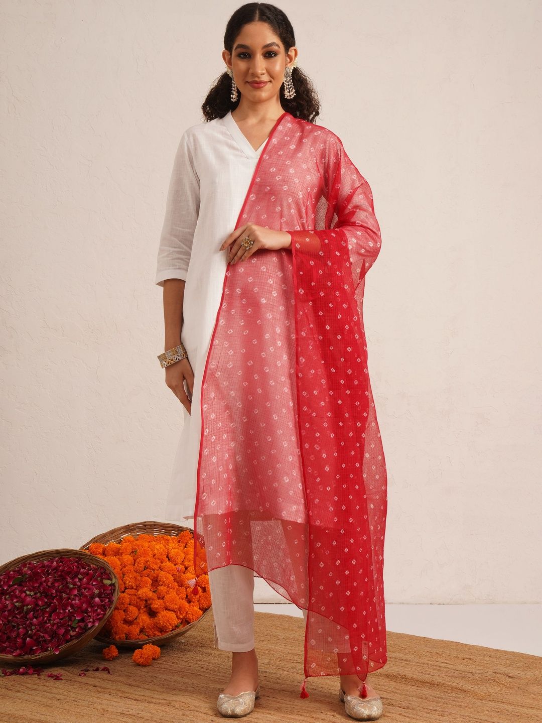 JAYPORE Dyed Pure Cotton Bandhani Dupatta-image-5