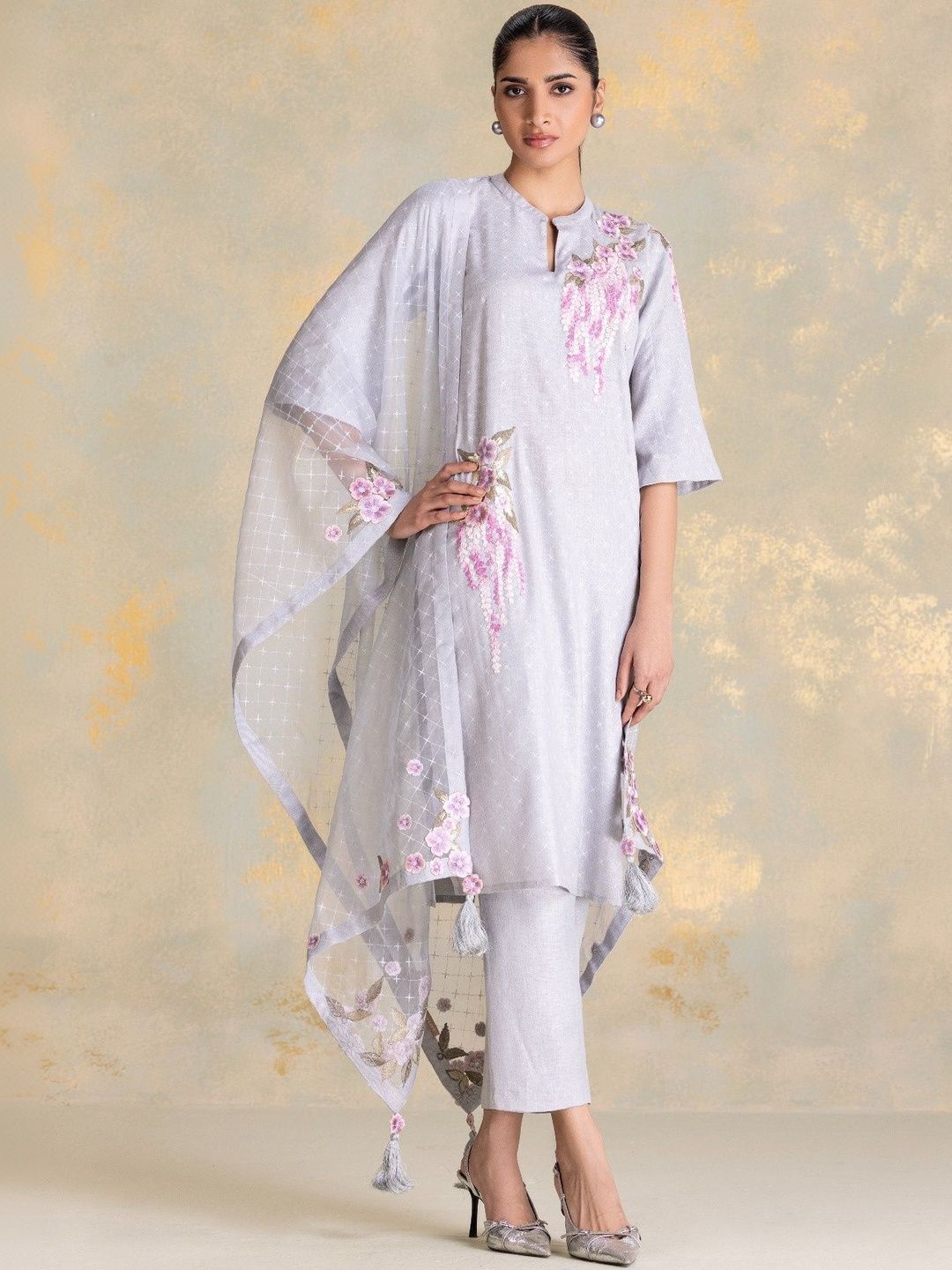 Kaveri Women Floral Regular Thread Work Linen Kurta with Trousers & With Dupatta-image-24