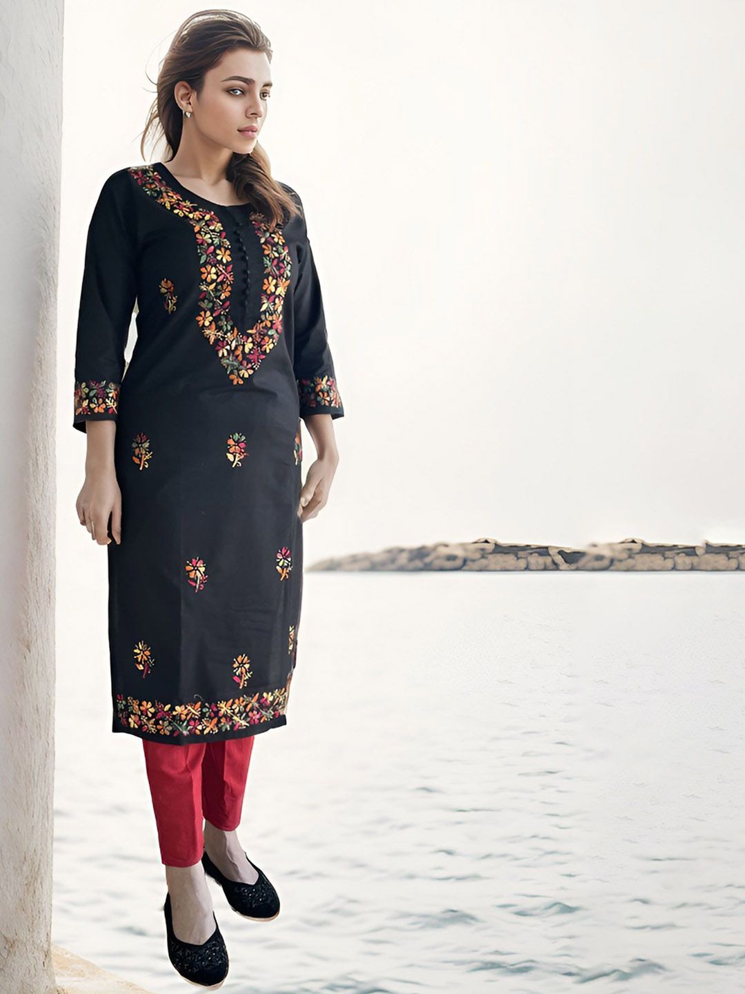 Elaasa Women Floral Embroidered Keyhole Neck Flared Sleeves Chikankari Organic Cotton Kurta-picture-11