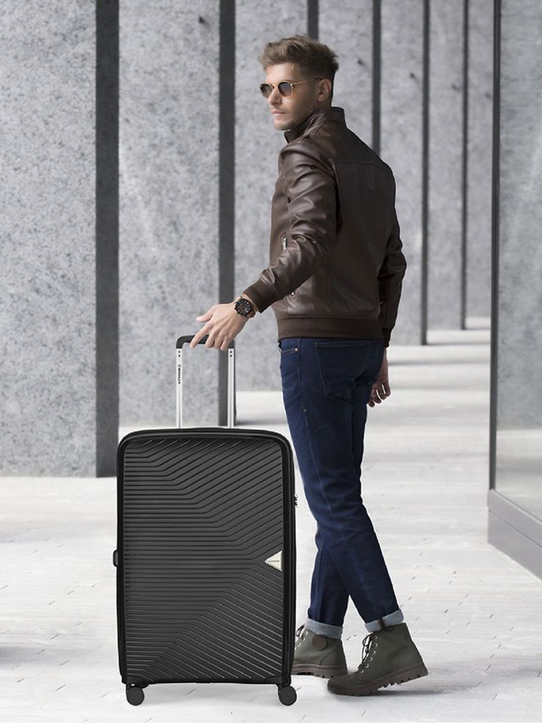 Wenger Ultra-Lite Textured Hard-Sided Large Trolley Bag-image-28