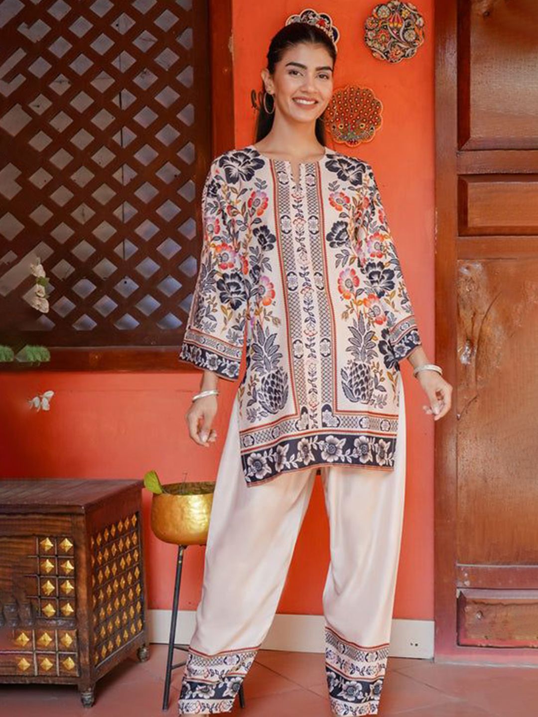 HOUSE OF KARI Printkari Floral Printed Tunic with Palazzo-picture-35