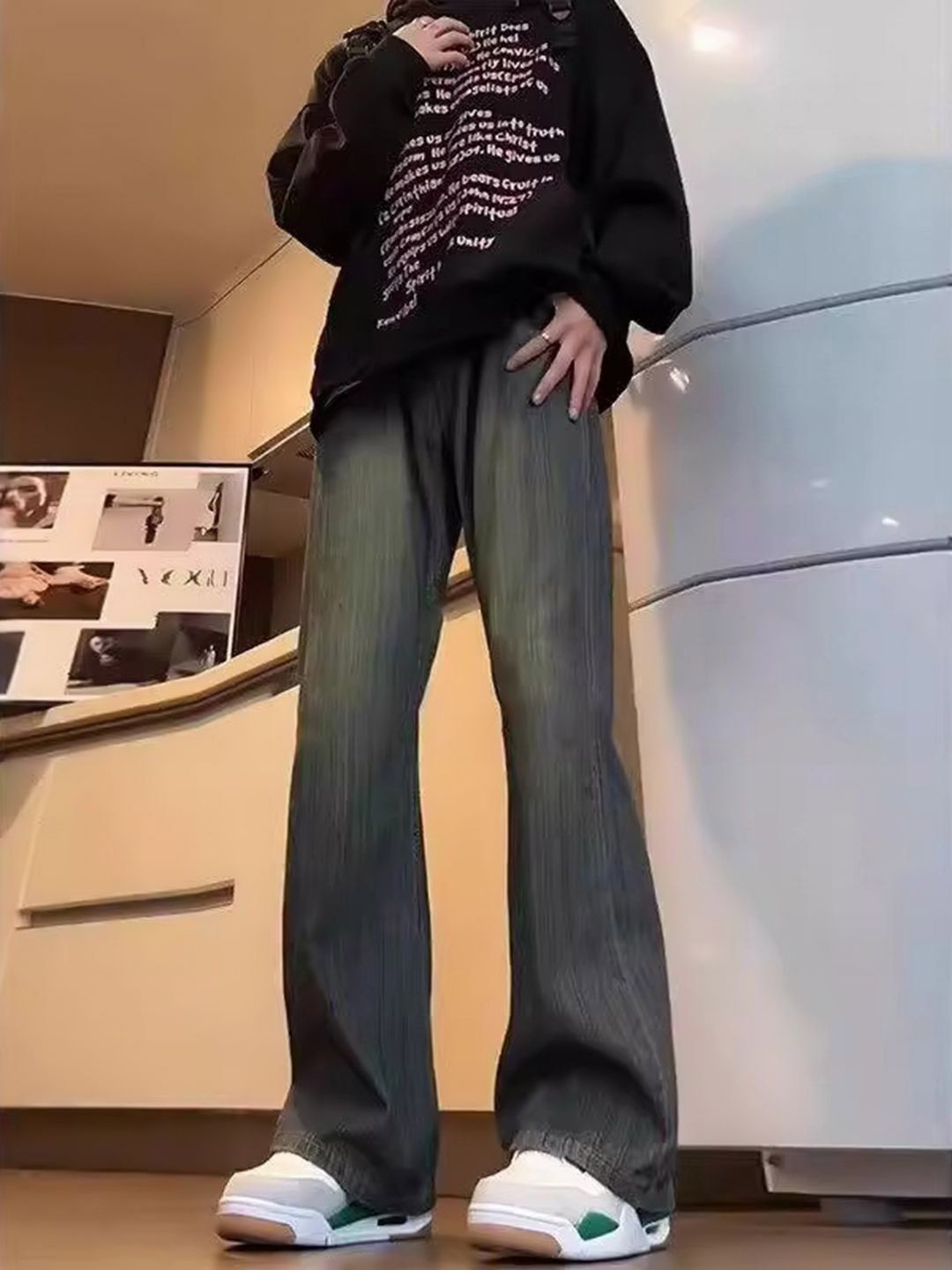 HERE&NOW Men Low Distress Light Fade Jeans-picture-17