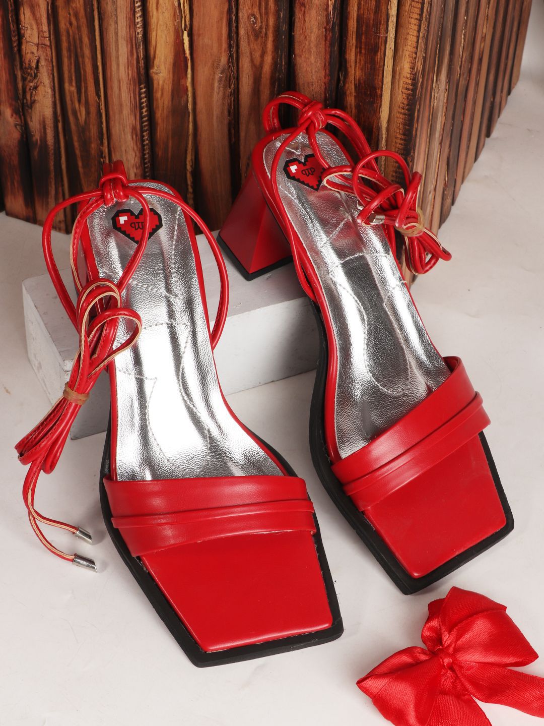 THE WHITE POLE Striped PU Block Sandals-picture-19