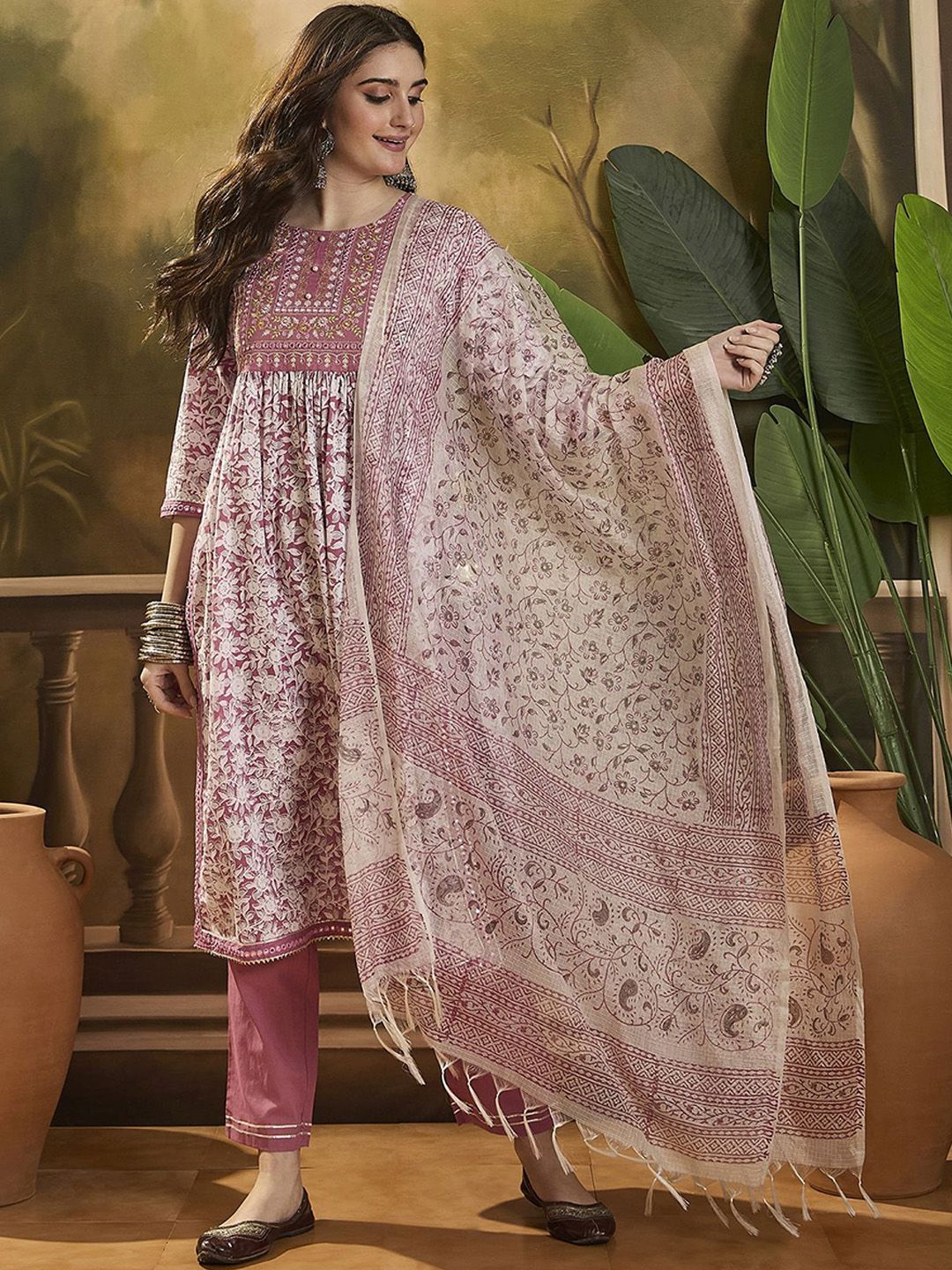 Sangria Floral Printed Round Neck Kurta Trouser With Dupatta.-picture-33
