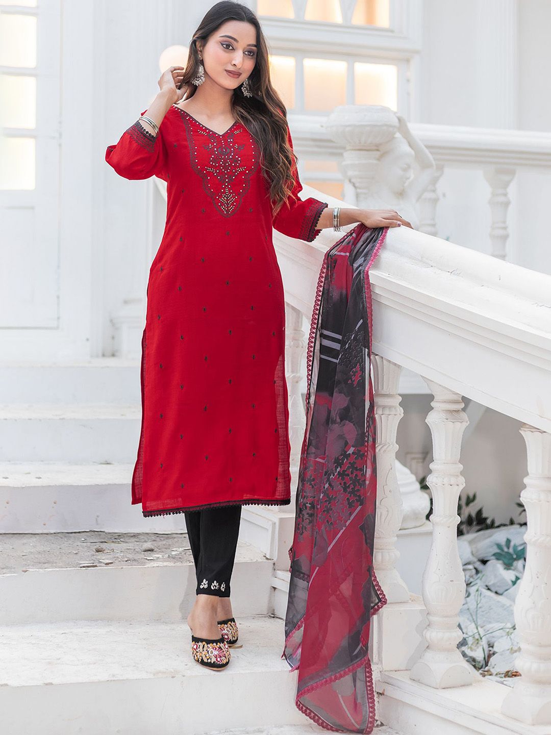 MITTOO Floral Embroidered Round Neck Thread Work Modal Kurta With Trouser & Dupatta
