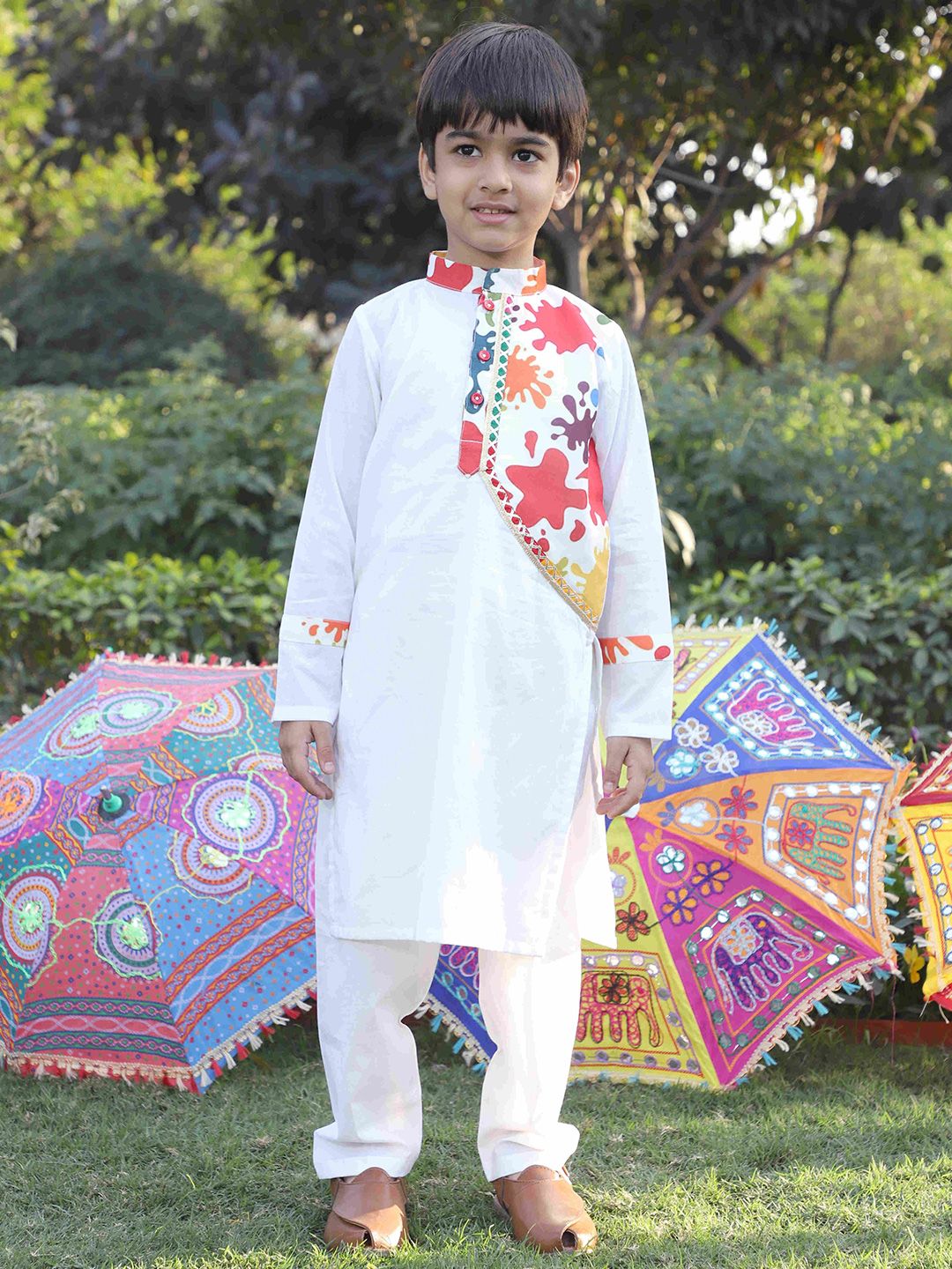 EthIndia Boys Abstract Printed Mandarin Collar Pure Cotton Straight Kurta With Pyjama-image-48