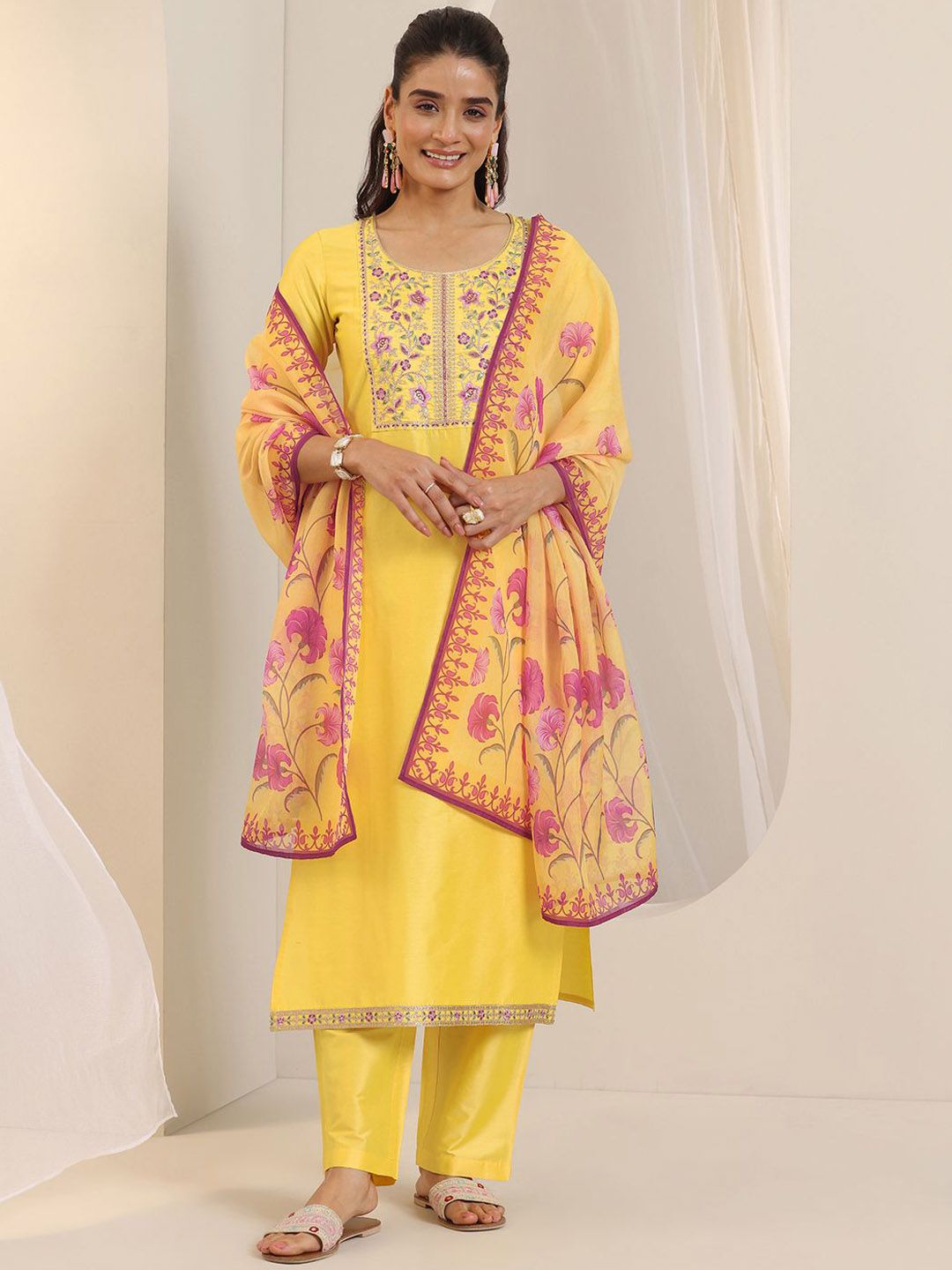 Libas Women Floral Yoke Design Regular Kurta with Trousers & With Dupatta-image-12