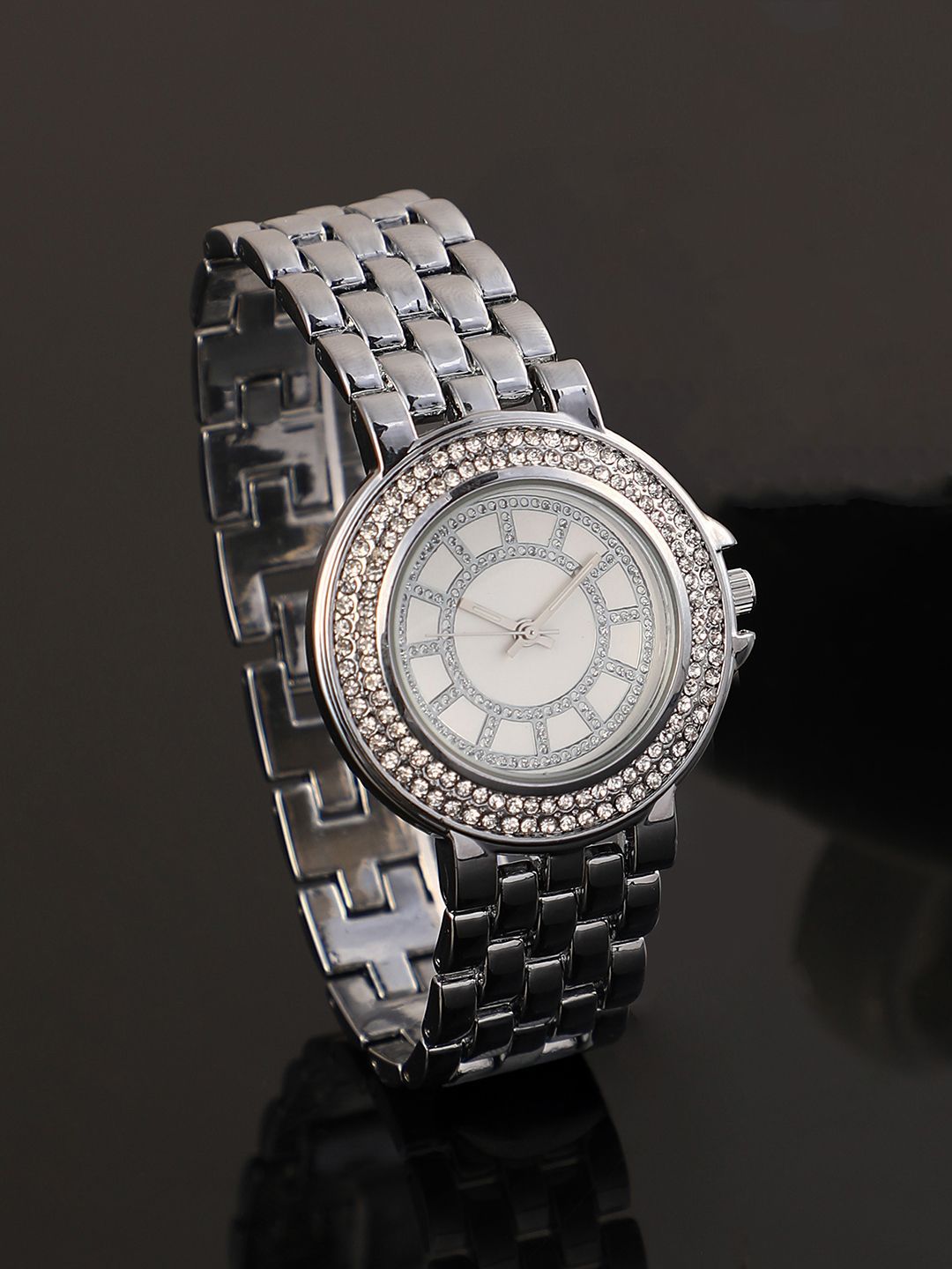 HAUTE SAUCE by Campus Sutra Women Embellished Dial & Stainless Steel Bracelet Style Straps Analogue Watch-picture-29